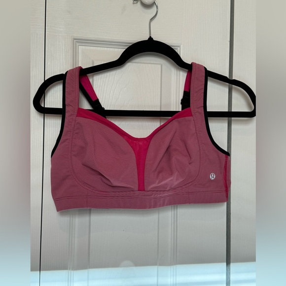 Lululemonon Ta Ta Tamer III 36D Sprorts Bra in pink and grey stripes no padding - Picture 1 of 5